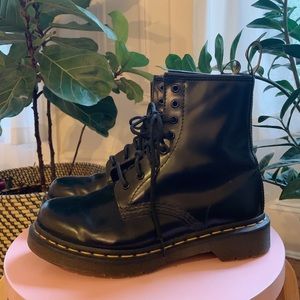 Dr Martens 1460 Smooth Leather Lace Up Boots